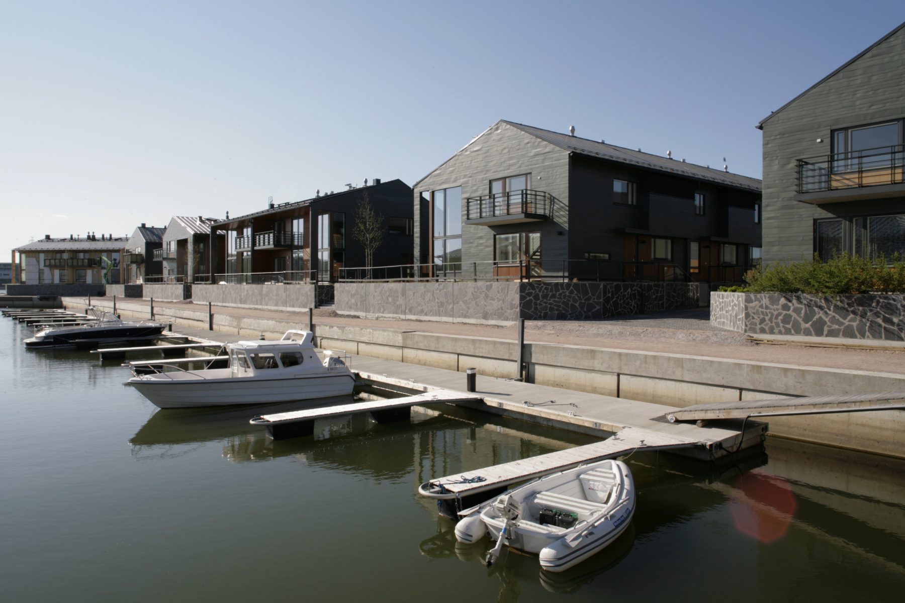 Modern housing and high-rise building – Archtours